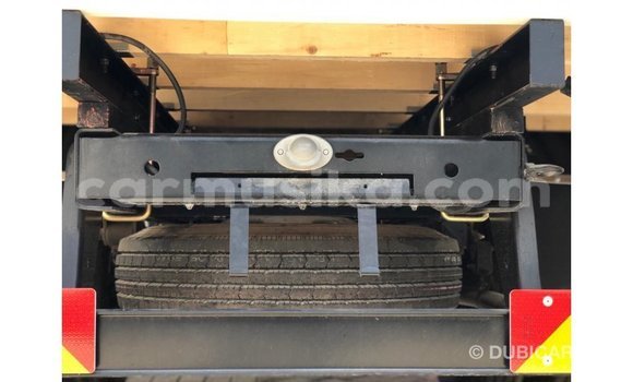 Acheter Import Utilitaire Mitsubishi Canter Blanc à Import - Dubai, Harare Acheter Import Utilitaire Mitsubishi Canter Blanc à Import - Dubai, Harare