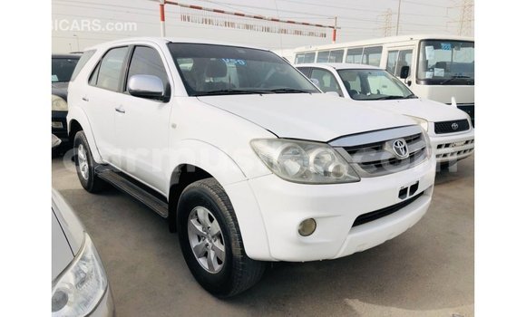 Buy Import Toyota Fortuner White Car in Import - Dubai in Harare Buy Import Toyota Fortuner White Car in Import - Dubai in Harare