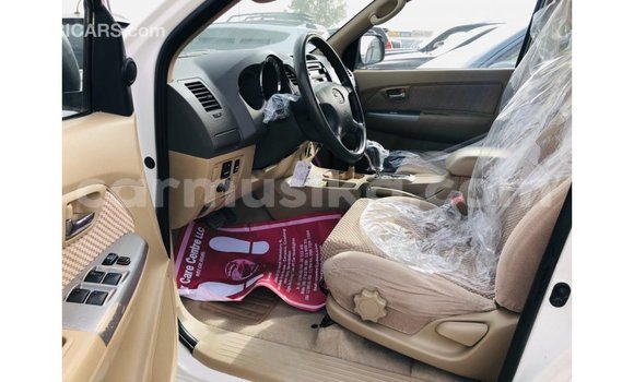 Buy Import Toyota Fortuner White Car in Import - Dubai in Harare Buy Import Toyota Fortuner White Car in Import - Dubai in Harare