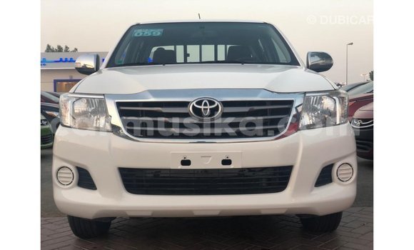 Buy Import Toyota Hilux White Car in Import - Dubai in Harare Buy Import Toyota Hilux White Car in Import - Dubai in Harare