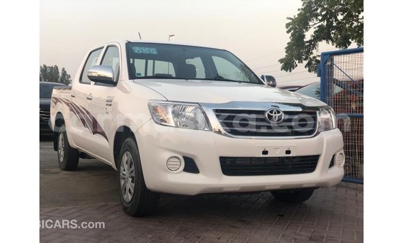 Buy Import Toyota Hilux White Car in Import - Dubai in Harare Buy Import Toyota Hilux White Car in Import - Dubai in Harare