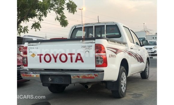 Buy Import Toyota Hilux White Car in Import - Dubai in Harare Buy Import Toyota Hilux White Car in Import - Dubai in Harare