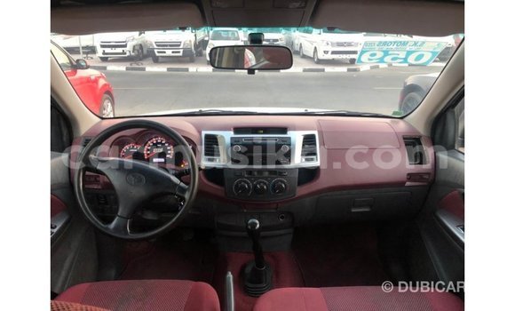 Buy Import Toyota Hilux White Car in Import - Dubai in Harare Buy Import Toyota Hilux White Car in Import - Dubai in Harare
