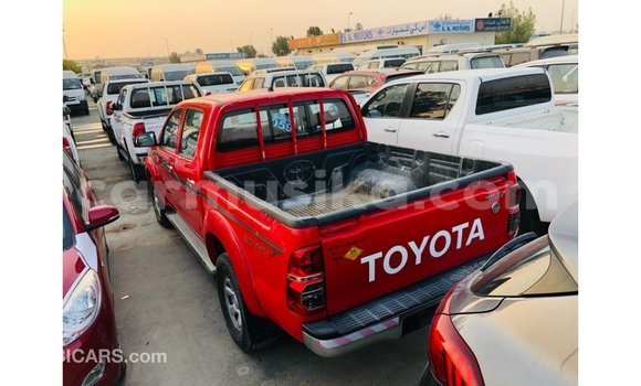 Tenga Imported Toyota Hilux Tsvuku Mota in Import - Dubai in Harare Tenga Imported Toyota Hilux Tsvuku Mota in Import - Dubai in Harare