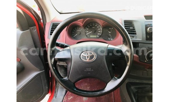 Tenga Imported Toyota Hilux Tsvuku Mota in Import - Dubai in Harare Tenga Imported Toyota Hilux Tsvuku Mota in Import - Dubai in Harare