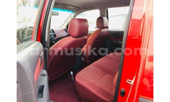 Tenga Imported Toyota Hilux Tsvuku Mota in Import - Dubai in Harare Tenga Imported Toyota Hilux Tsvuku Mota in Import - Dubai in Harare