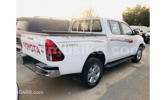 Buy Import Toyota Hilux White Car in Import - Dubai in Harare Buy Import Toyota Hilux White Car in Import - Dubai in Harare