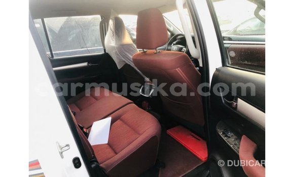 Buy Import Toyota Hilux White Car in Import - Dubai in Harare Buy Import Toyota Hilux White Car in Import - Dubai in Harare