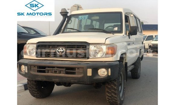 Buy Import Toyota Land Cruiser White Car in Import - Dubai in Harare