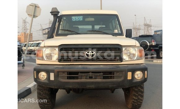 Buy Import Toyota Land Cruiser White Car in Import - Dubai in Harare Buy Import Toyota Land Cruiser White Car in Import - Dubai in Harare