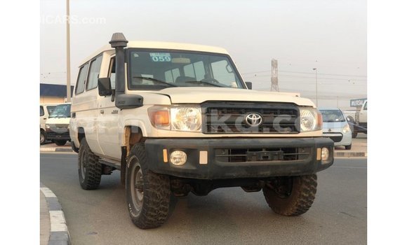 Buy Import Toyota Land Cruiser White Car in Import - Dubai in Harare Buy Import Toyota Land Cruiser White Car in Import - Dubai in Harare