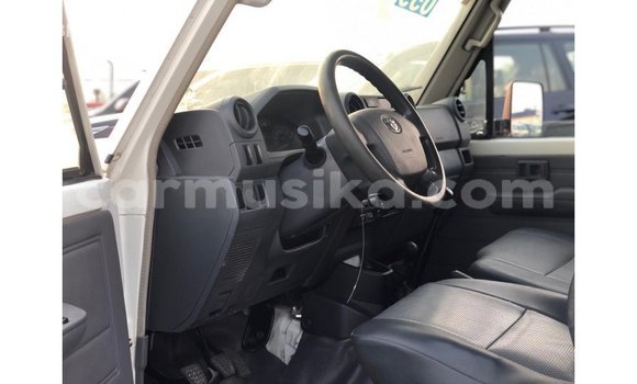 Buy Import Toyota Land Cruiser White Car in Import - Dubai in Harare Buy Import Toyota Land Cruiser White Car in Import - Dubai in Harare