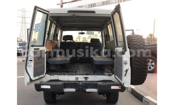 Buy Import Toyota Land Cruiser White Car in Import - Dubai in Harare Buy Import Toyota Land Cruiser White Car in Import - Dubai in Harare