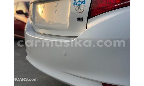 Buy Import Toyota Yaris White Car in Import - Dubai in Harare Buy Import Toyota Yaris White Car in Import - Dubai in Harare