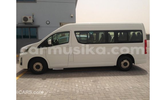 Tenga Imported Toyota Hiace Chena Mota in Import - Dubai in Harare Tenga Imported Toyota Hiace Chena Mota in Import - Dubai in Harare