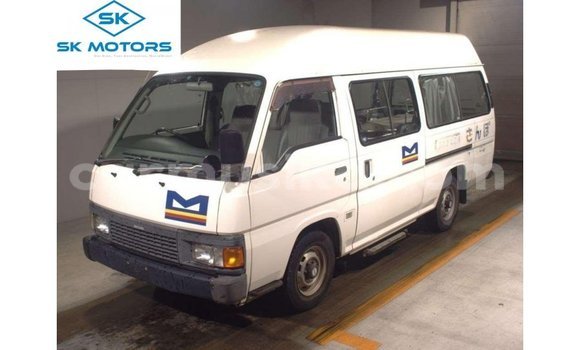 Buy Import Nissan Caravan White Car in Import - Dubai in Harare