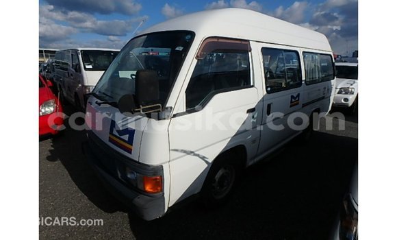 Tenga Imported Nissan Caravan Chena Mota in Import - Dubai in Harare Tenga Imported Nissan Caravan Chena Mota in Import - Dubai in Harare