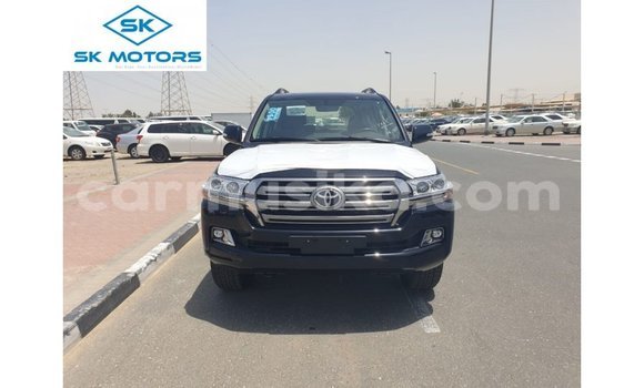 Tenga Imported Toyota Land Cruiser Nhema Mota in Import - Dubai in Harare