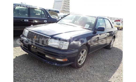 Tenga Imported Toyota Crown Bhuruu Mota in Import - Dubai in Harare Tenga Imported Toyota Crown Bhuruu Mota in Import - Dubai in Harare