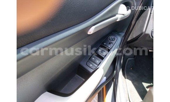 Buy Import Kia Carens Other Car in Import - Dubai in Harare Buy Import Kia Carens Other Car in Import - Dubai in Harare