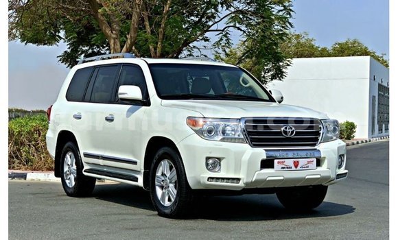 Buy Import Toyota Land Cruiser White Car in Import - Dubai in Harare