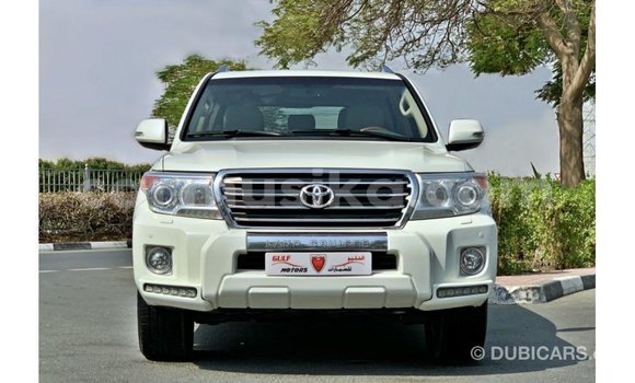 Acheter Import Voiture Toyota Land Cruiser Blanc à Import - Dubai, Harare Acheter Import Voiture Toyota Land Cruiser Blanc à Import - Dubai, Harare