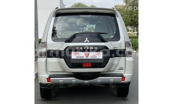 Buy Import Mitsubishi Pajero White Car in Import - Dubai in Harare Buy Import Mitsubishi Pajero White Car in Import - Dubai in Harare