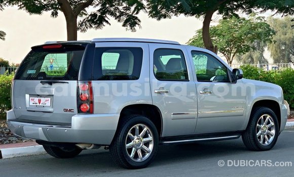 Acheter Import Voiture GMC Yukon Autre à Import - Dubai, Harare Acheter Import Voiture GMC Yukon Autre à Import - Dubai, Harare