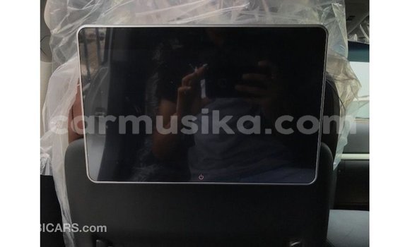 Nunua Imported Toyota Land Cruiser Nyeupe Gari ndani ya Import - Dubai nchini Harare Nunua Imported Toyota Land Cruiser Nyeupe Gari ndani ya Import - Dubai nchini Harare