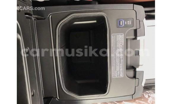 Nunua Imported Toyota Land Cruiser Nyeupe Gari ndani ya Import - Dubai nchini Harare Nunua Imported Toyota Land Cruiser Nyeupe Gari ndani ya Import - Dubai nchini Harare