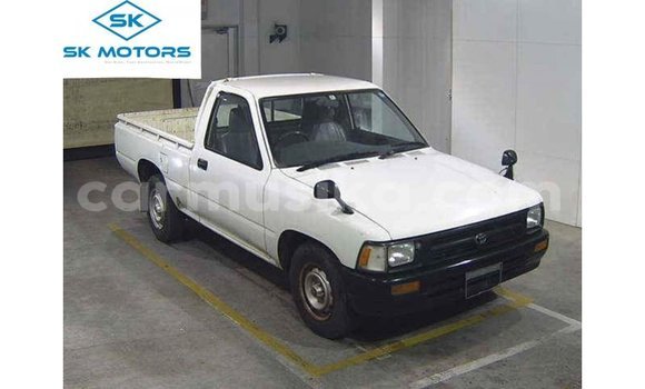 Acheter Import Voiture Toyota Hilux Blanc à Import - Dubai, Harare