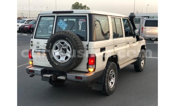 Buy Import Toyota Land Cruiser White Car in Import - Dubai in Harare Buy Import Toyota Land Cruiser White Car in Import - Dubai in Harare