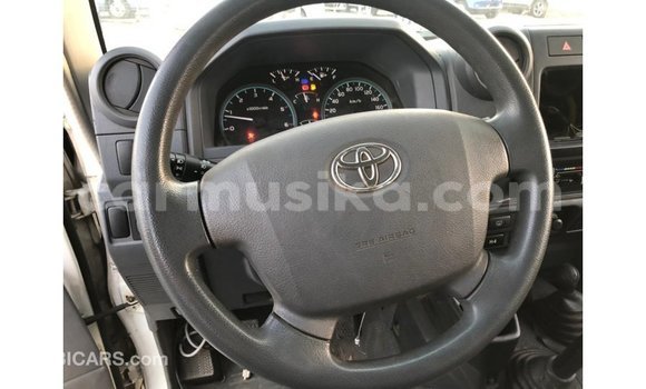 Buy Import Toyota Land Cruiser White Car in Import - Dubai in Harare Buy Import Toyota Land Cruiser White Car in Import - Dubai in Harare
