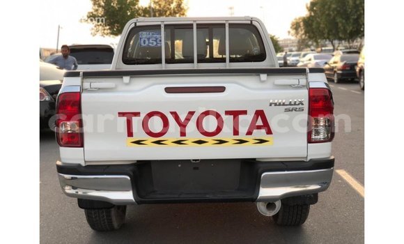 Buy Import Toyota Hilux White Car in Import - Dubai in Harare Buy Import Toyota Hilux White Car in Import - Dubai in Harare