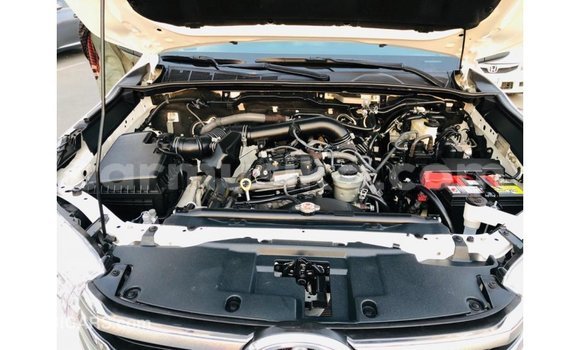 Buy Import Toyota Hilux White Car in Import - Dubai in Harare Buy Import Toyota Hilux White Car in Import - Dubai in Harare