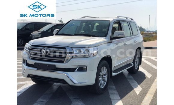 Acheter Import Voiture Toyota Land Cruiser Blanc à Import - Dubai, Harare