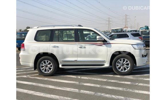 Buy Import Toyota Land Cruiser White Car in Import - Dubai in Harare Buy Import Toyota Land Cruiser White Car in Import - Dubai in Harare