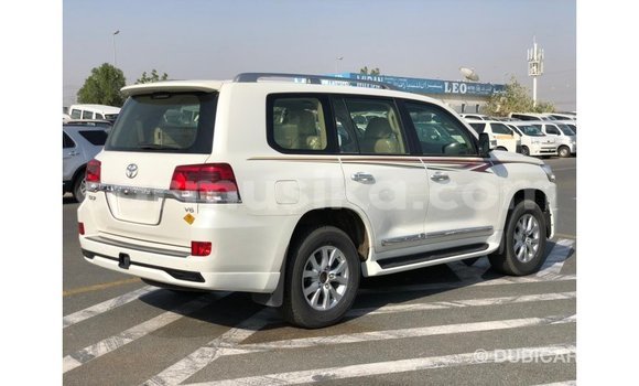 Buy Import Toyota Land Cruiser White Car in Import - Dubai in Harare Buy Import Toyota Land Cruiser White Car in Import - Dubai in Harare