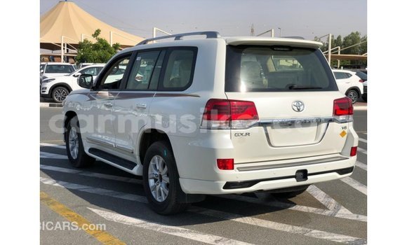 Buy Import Toyota Land Cruiser White Car in Import - Dubai in Harare Buy Import Toyota Land Cruiser White Car in Import - Dubai in Harare