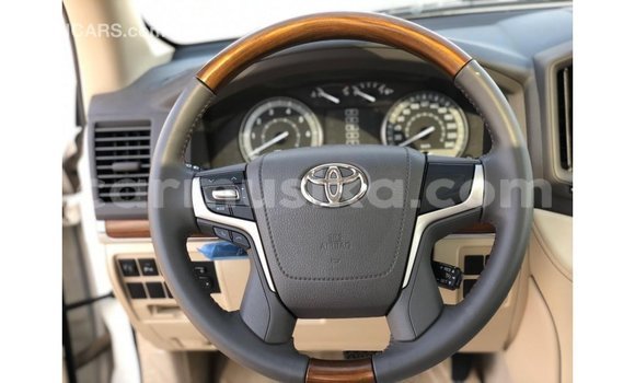 Buy Import Toyota Land Cruiser White Car in Import - Dubai in Harare Buy Import Toyota Land Cruiser White Car in Import - Dubai in Harare