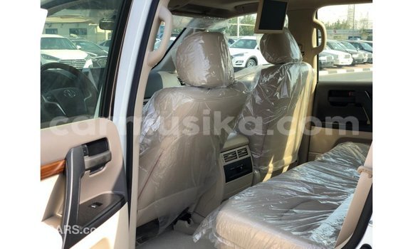 Buy Import Toyota Land Cruiser White Car in Import - Dubai in Harare Buy Import Toyota Land Cruiser White Car in Import - Dubai in Harare