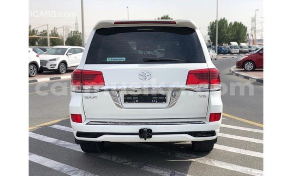 Buy Import Toyota Land Cruiser White Car in Import - Dubai in Harare Buy Import Toyota Land Cruiser White Car in Import - Dubai in Harare