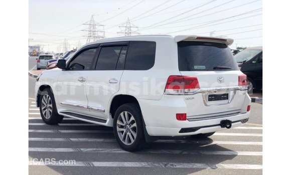 Buy Import Toyota Land Cruiser White Car in Import - Dubai in Harare Buy Import Toyota Land Cruiser White Car in Import - Dubai in Harare