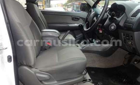 Nunua Ilio tumika Toyota Hilux Nyeupe Gari ndani ya Beitbridge nchini Matabeleland Kusini Nunua Ilio tumika Toyota Hilux Nyeupe Gari ndani ya Beitbridge nchini Matabeleland Kusini