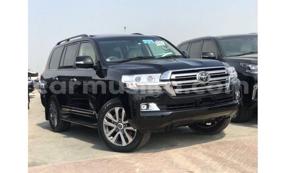 Nunua Imported Toyota Land Cruiser Nyeusi Gari ndani ya Import - Dubai nchini Harare