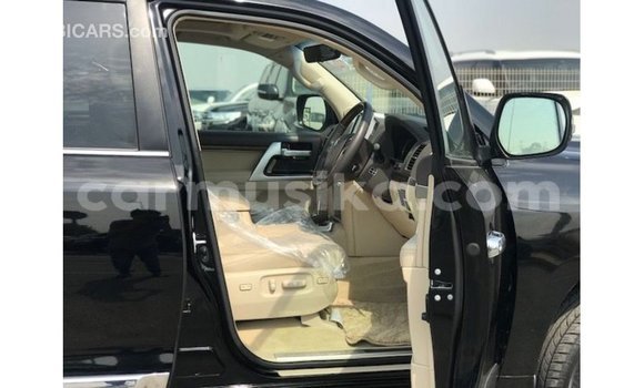 Nunua Imported Toyota Land Cruiser Nyeusi Gari ndani ya Import - Dubai nchini Harare Nunua Imported Toyota Land Cruiser Nyeusi Gari ndani ya Import - Dubai nchini Harare