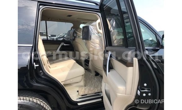 Nunua Imported Toyota Land Cruiser Nyeusi Gari ndani ya Import - Dubai nchini Harare Nunua Imported Toyota Land Cruiser Nyeusi Gari ndani ya Import - Dubai nchini Harare