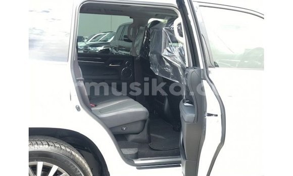 Nunua Imported Lexus LX Nyeupe Gari ndani ya Import - Dubai nchini Harare Nunua Imported Lexus LX Nyeupe Gari ndani ya Import - Dubai nchini Harare