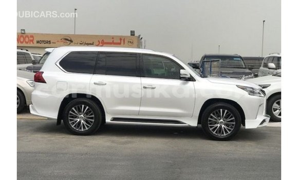 Nunua Imported Lexus LX Nyeupe Gari ndani ya Import - Dubai nchini Harare Nunua Imported Lexus LX Nyeupe Gari ndani ya Import - Dubai nchini Harare