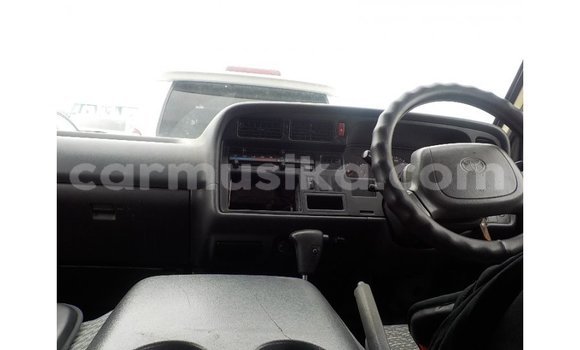 Tenga Imported Toyota Hiace Chena Mota in Import - Dubai in Harare Tenga Imported Toyota Hiace Chena Mota in Import - Dubai in Harare